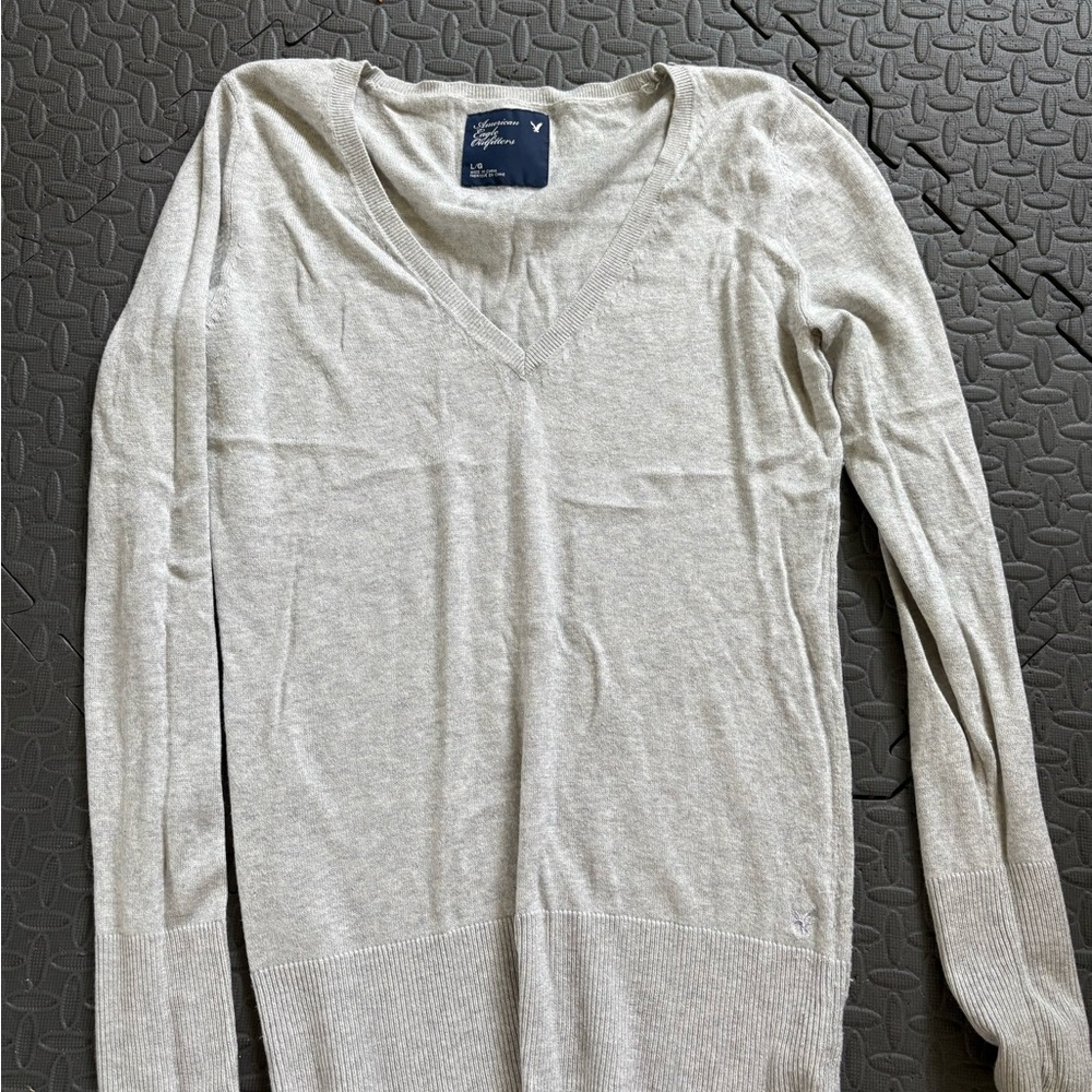 American Eagle Outfitters Light Gray V-Neck Sweater
